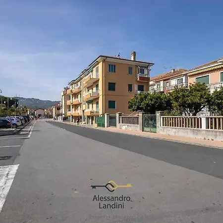 Casa Laura Comodissima Al Centro E Spiagge Apartment