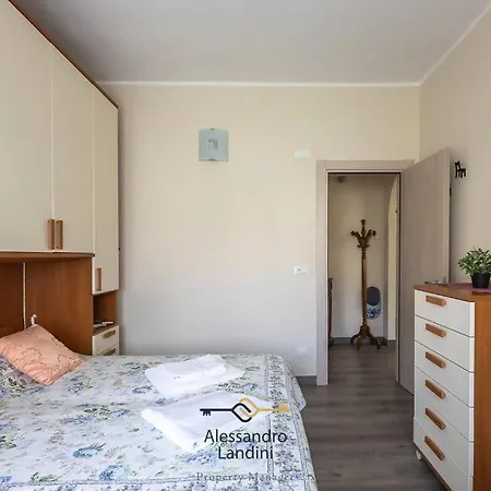 Casa Laura Comodissima Al Centro E Spiagge Apartment Diano Marina